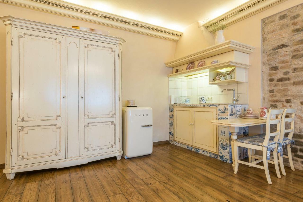 Angel House Vilnius, Pilies Appartement Buitenkant foto